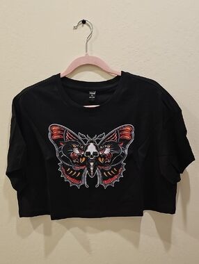 ROMWE Black Graphic Butterfly Skull Crop Top